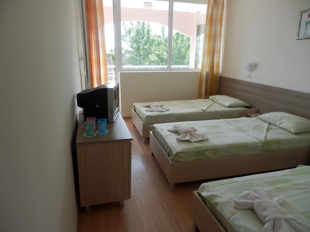 Olimpia Supersnab Hotel Baltschik Zimmer foto