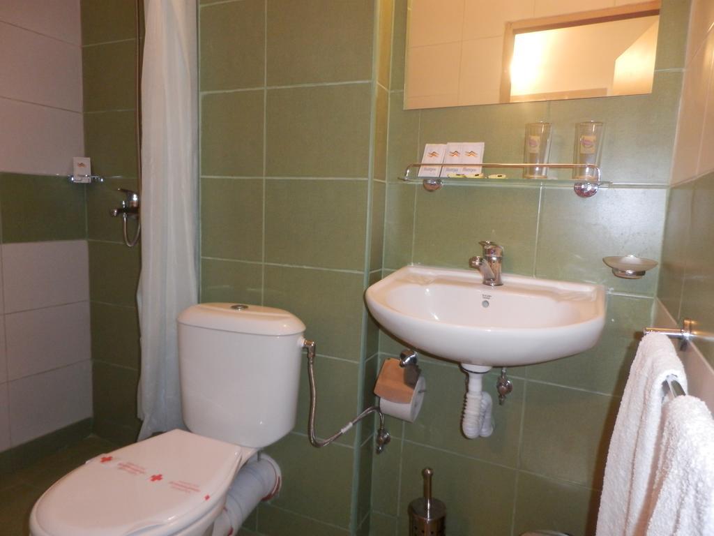 Olimpia Supersnab Hotel Baltschik Zimmer foto